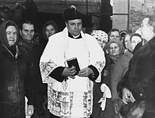 The bishops is meetings with the volunteers